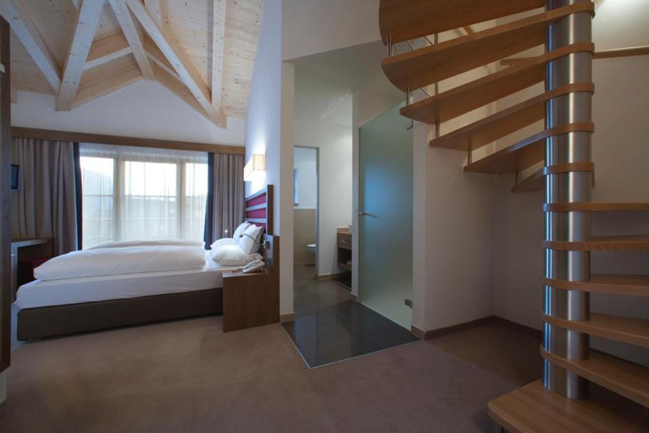 Hotel La Fradora - Dolomites Hotel San Cassiano  Pokój zdjęcie