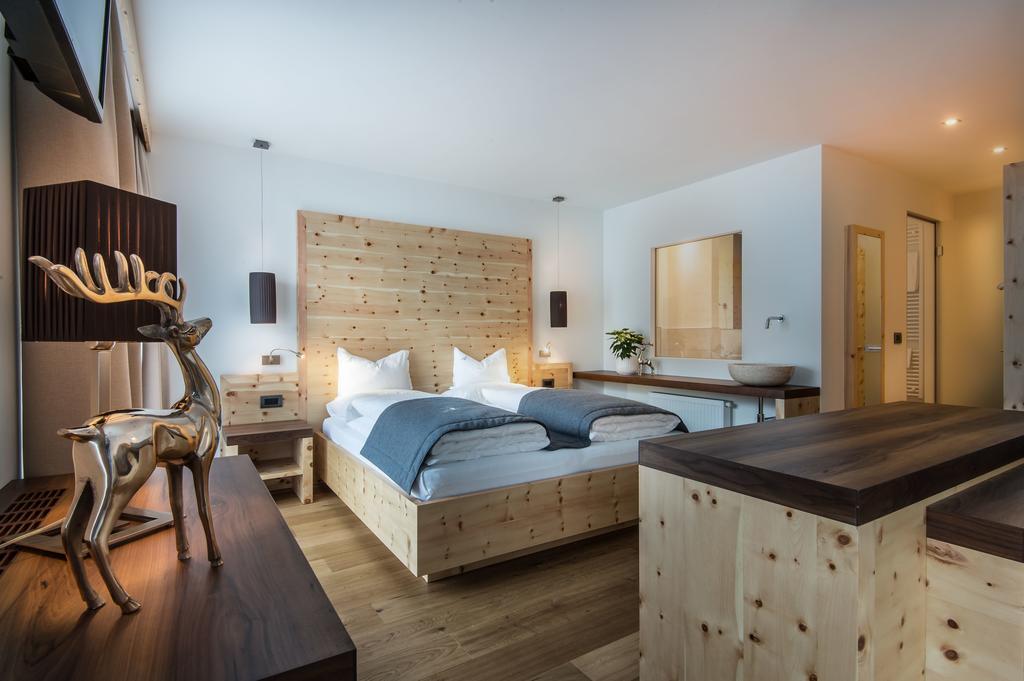 Hotel La Fradora - Dolomites Hotel San Cassiano  Pokój zdjęcie