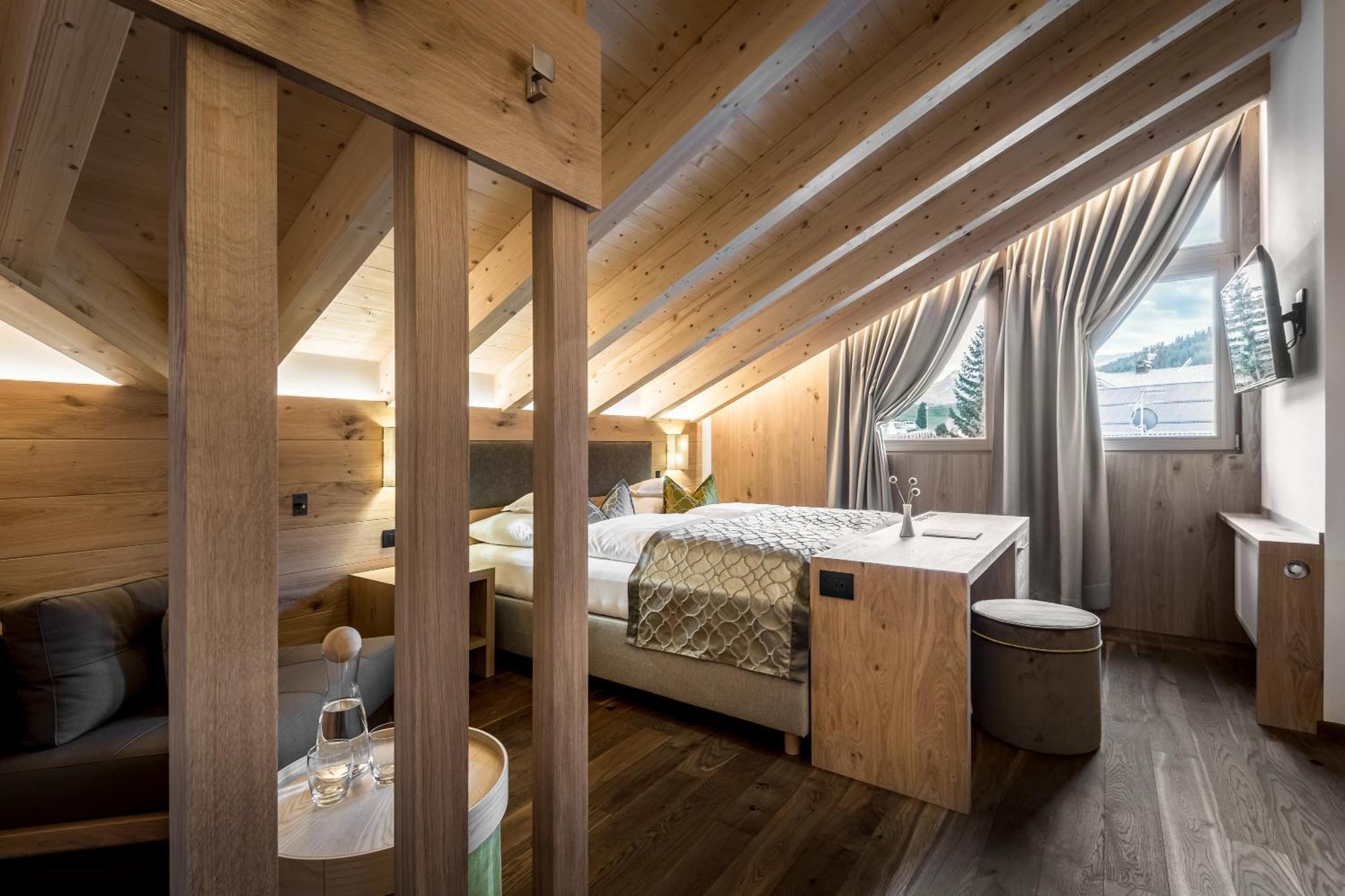 Hotel La Fradora - Dolomites Hotel San Cassiano  Zewnętrze zdjęcie