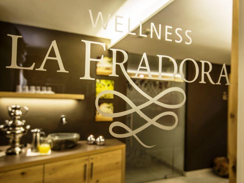 Hotel La Fradora - Dolomites Hotel San Cassiano  Zewnętrze zdjęcie