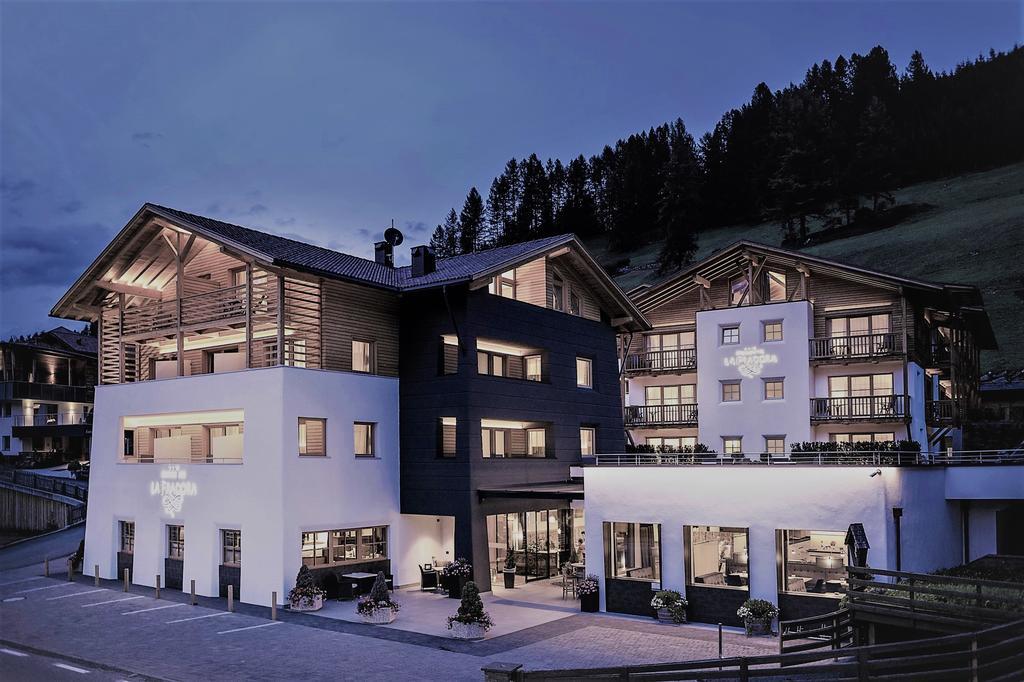 Hotel La Fradora - Dolomites Hotel San Cassiano  Zewnętrze zdjęcie