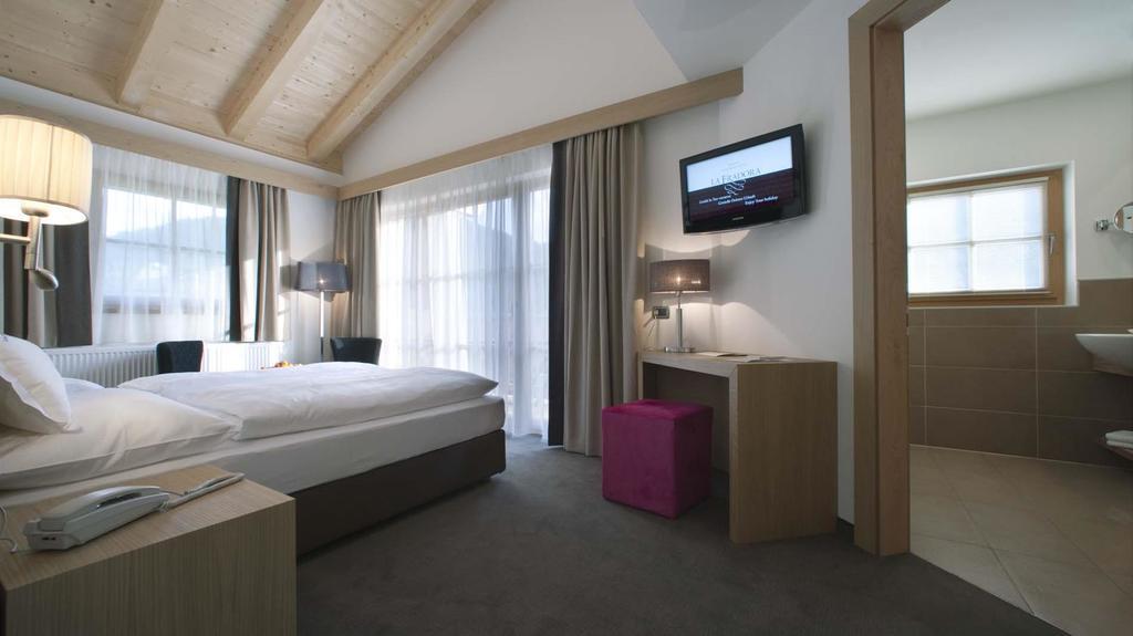 Hotel La Fradora - Dolomites Hotel San Cassiano  Zewnętrze zdjęcie
