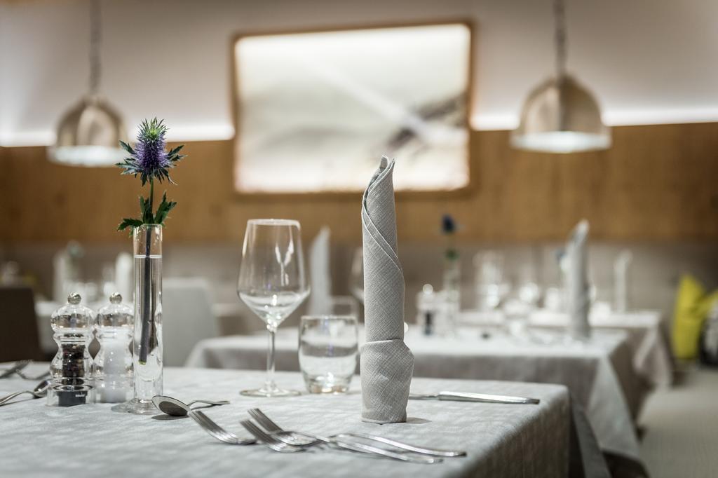 Hotel La Fradora - Dolomites Hotel San Cassiano  Zewnętrze zdjęcie