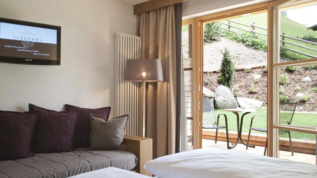 Hotel La Fradora - Dolomites Hotel San Cassiano  Zewnętrze zdjęcie
