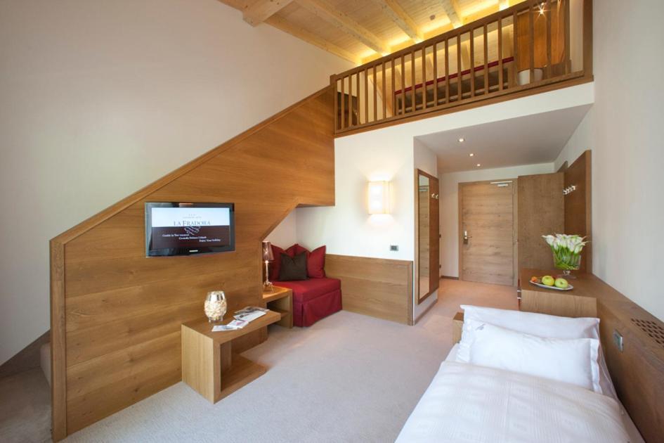 Hotel La Fradora - Dolomites Hotel San Cassiano  Zewnętrze zdjęcie