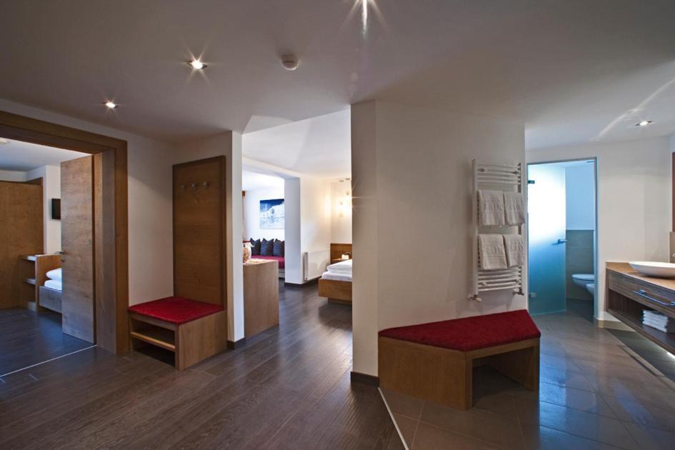 Hotel La Fradora - Dolomites Hotel San Cassiano  Zewnętrze zdjęcie